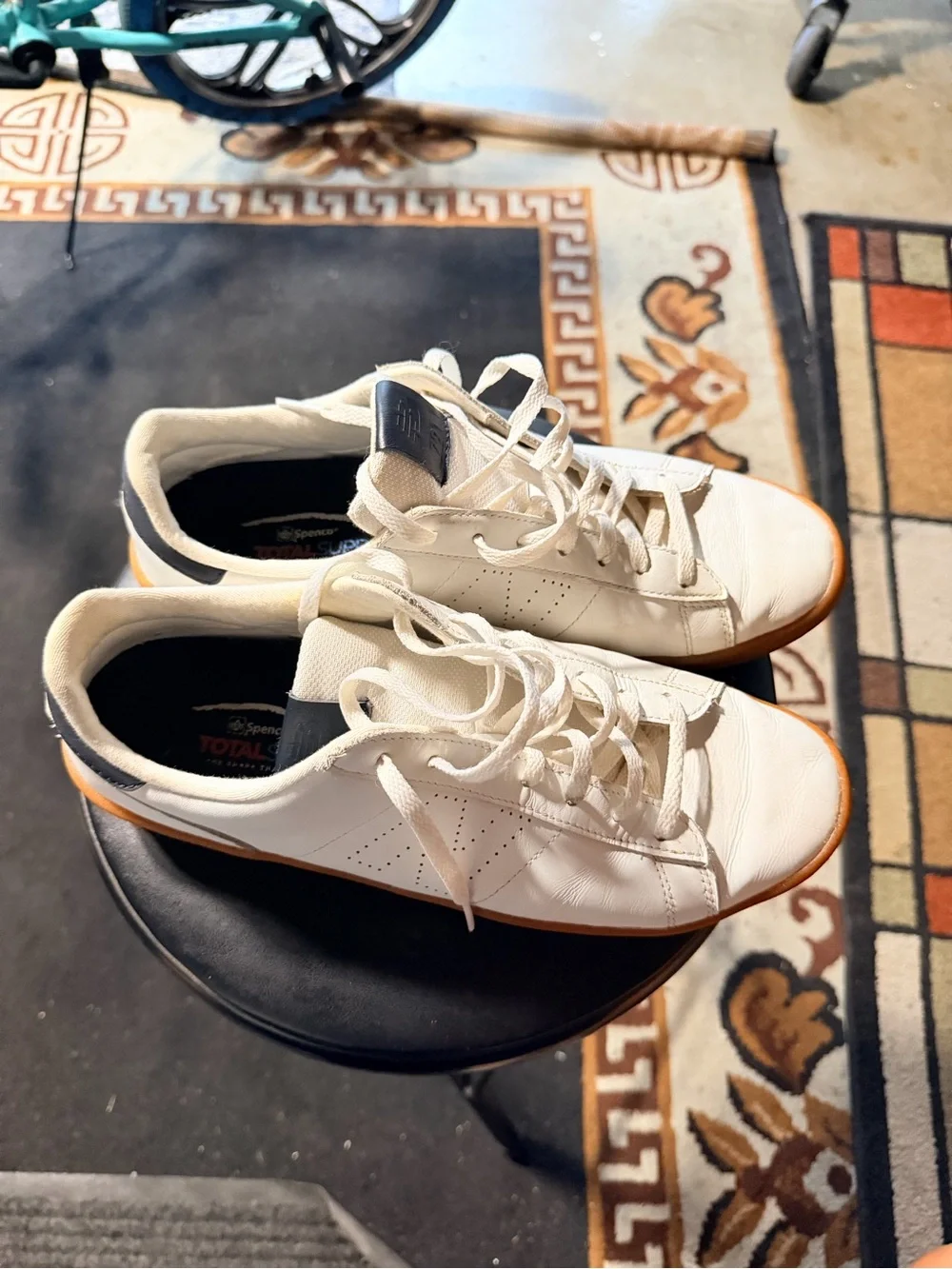 New Balance sleek low